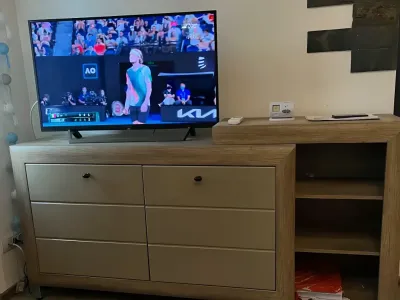Living cu TV si comoda inchiriere apartament Sector 6 București